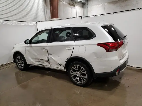 JA4AZ3A38JZ071734 2018 MITSUBISHI OUTLANDER - Image 2