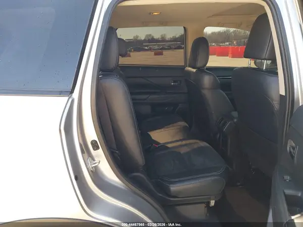 JA4AZ3A38KJ000629 2019 MITSUBISHI OUTLANDER - Image 8
