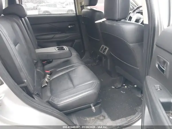 JA4AZ3A38KJ001599 2019 MITSUBISHI OUTLANDER - Image 8