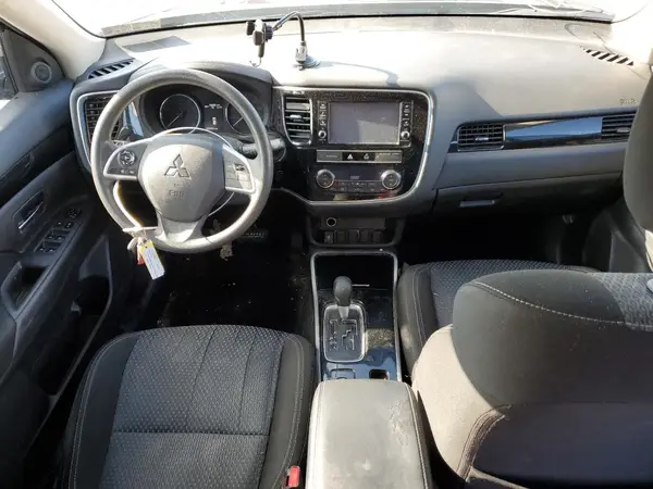 JA4AZ3A38KZ004438 2019 MITSUBISHI OUTLANDER - Image 8