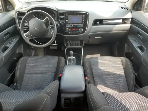 JA4AZ3A38KZ005105 2019 MITSUBISHI OUTLANDER - Image 8