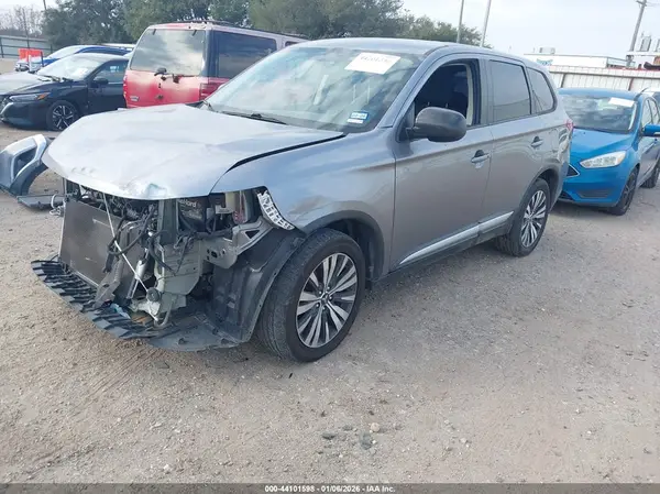 JA4AZ3A38KZ012166 2019 MITSUBISHI OUTLANDER - Image 2