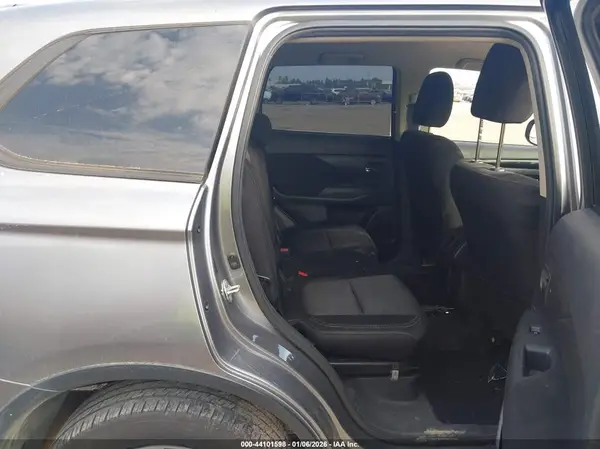 JA4AZ3A38KZ012166 2019 MITSUBISHI OUTLANDER - Image 8