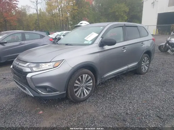 JA4AZ3A38KZ015116 2019 MITSUBISHI OUTLANDER - Image 2