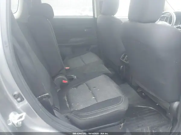 JA4AZ3A38KZ015116 2019 MITSUBISHI OUTLANDER - Image 8
