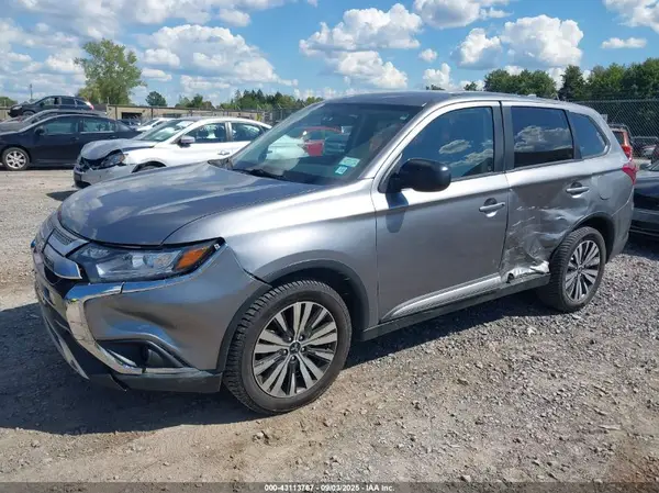 JA4AZ3A38KZ015438 2019 MITSUBISHI OUTLANDER - Image 2