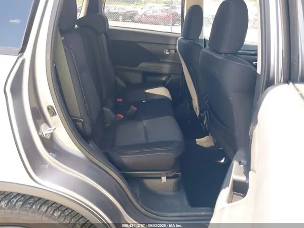 JA4AZ3A38KZ015438 2019 MITSUBISHI OUTLANDER - Image 8