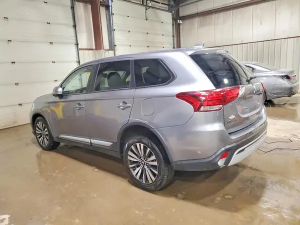 JA4AZ3A38KZ015598 2019 MITSUBISHI OUTLANDER - Image 2