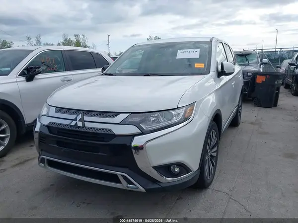 JA4AZ3A38KZ018825 2019 MITSUBISHI OUTLANDER - Image 2