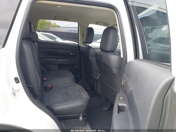 JA4AZ3A38KZ018825 2019 MITSUBISHI OUTLANDER - Image 8
