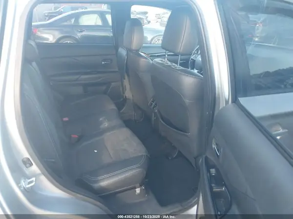 JA4AZ3A38KZ025189 2019 MITSUBISHI OUTLANDER - Image 8