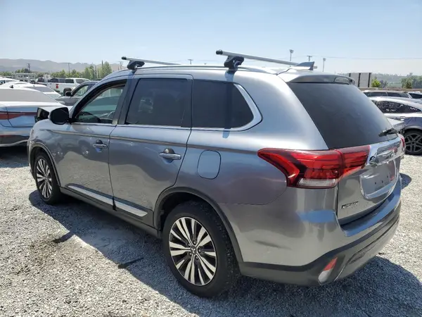 JA4AZ3A38KZ026858 2019 MITSUBISHI OUTLANDER - Image 2