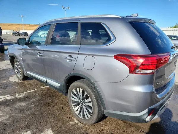 JA4AZ3A38KZ026942 2019 MITSUBISHI OUTLANDER - Image 2