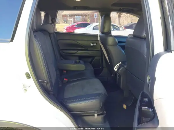 JA4AZ3A38KZ038556 2019 MITSUBISHI OUTLANDER - Image 8