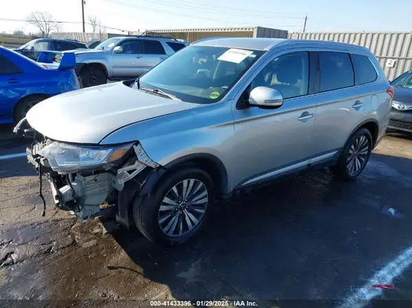 JA4AZ3A38KZ041974 2019 MITSUBISHI OUTLANDER - Image 2