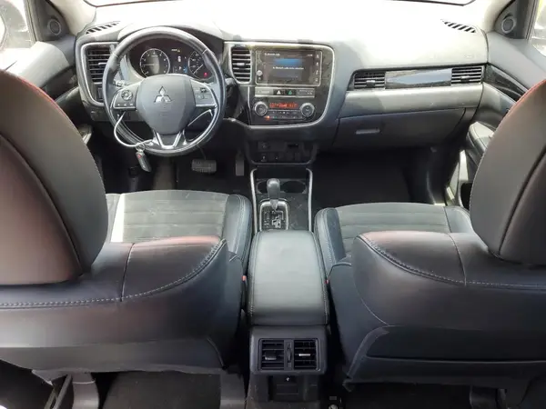 JA4AZ3A38KZ042848 2019 MITSUBISHI OUTLANDER - Image 8