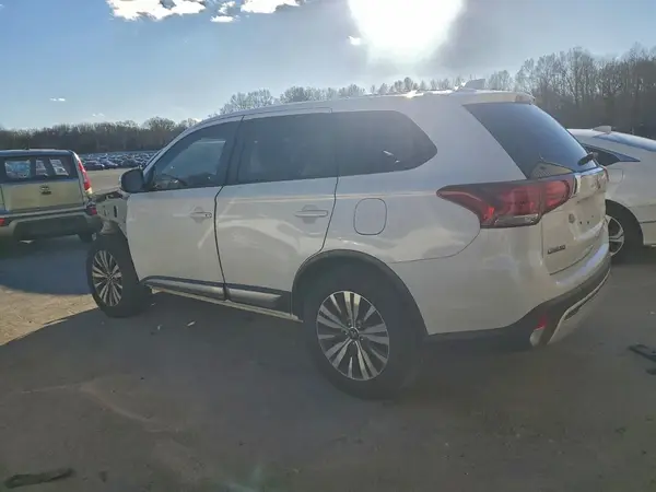 JA4AZ3A38KZ051050 2019 MITSUBISHI OUTLANDER - Image 2