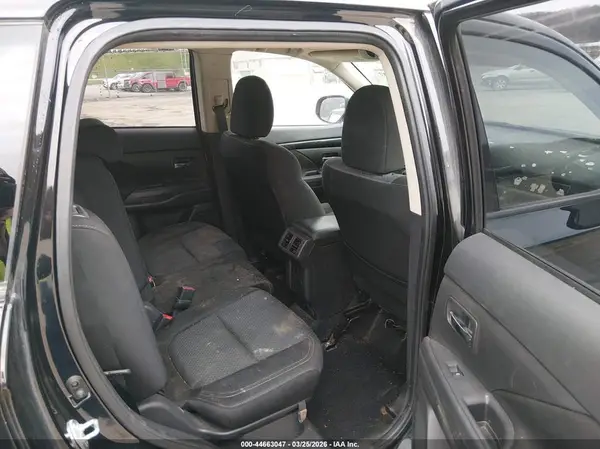 JA4AZ3A38KZ054563 2019 MITSUBISHI OUTLANDER - Image 8