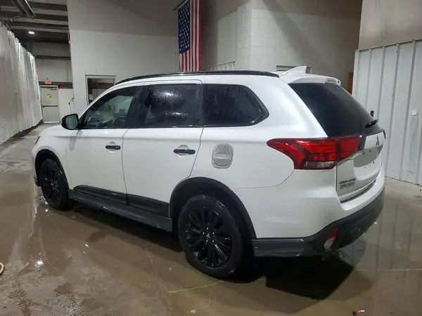 JA4AZ3A38LZ008653 2020 MITSUBISHI OUTLANDER - Image 2