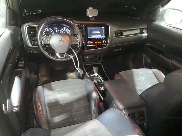 JA4AZ3A38LZ008653 2020 MITSUBISHI OUTLANDER - Image 8