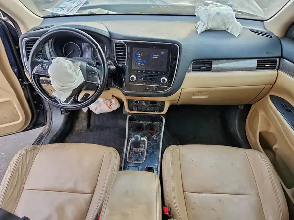 JA4AZ3A38LZ013075 2020 MITSUBISHI OUTLANDER - Image 8