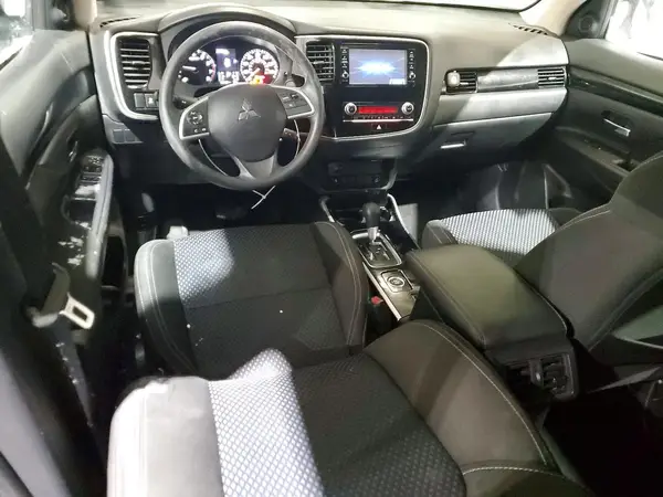JA4AZ3A38LZ014467 2020 MITSUBISHI OUTLANDER - Image 8
