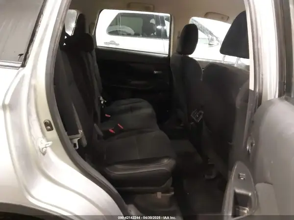 JA4AZ3A38LZ018227 2020 MITSUBISHI OUTLANDER - Image 8