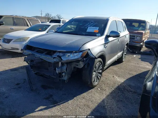 JA4AZ3A38LZ019474 2020 MITSUBISHI OUTLANDER - Image 2