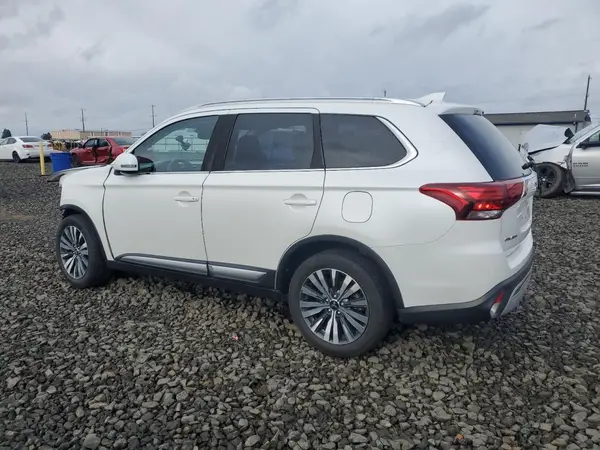 JA4AZ3A38LZ019555 2020 MITSUBISHI OUTLANDER - Image 2
