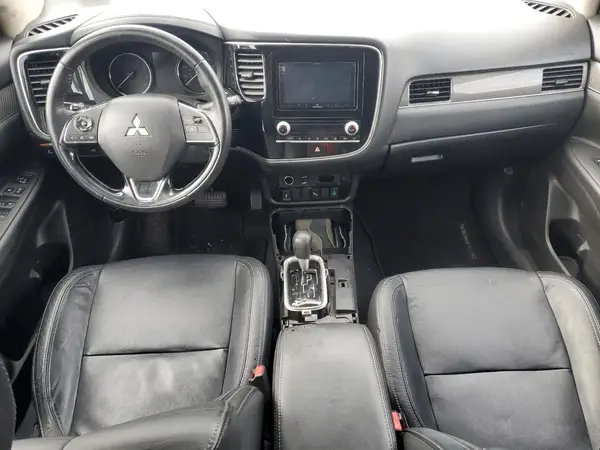 JA4AZ3A38LZ019555 2020 MITSUBISHI OUTLANDER - Image 8