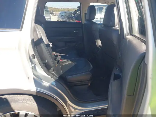 JA4AZ3A38LZ020446 2020 MITSUBISHI OUTLANDER - Image 8