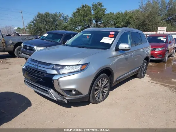 JA4AZ3A38LZ024741 2020 MITSUBISHI OUTLANDER - Image 2