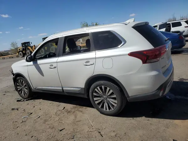 JA4AZ3A38LZ024870 2020 MITSUBISHI OUTLANDER - Image 2