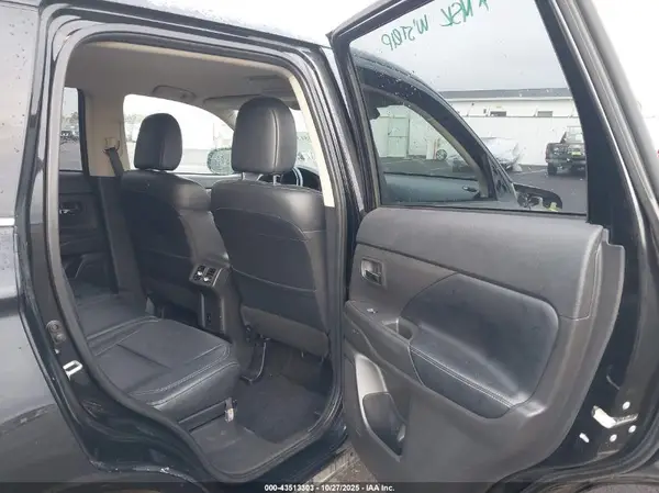 JA4AZ3A38LZ025940 2020 MITSUBISHI OUTLANDER - Image 8