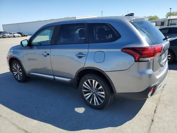 JA4AZ3A38LZ026540 2020 MITSUBISHI OUTLANDER - Image 2
