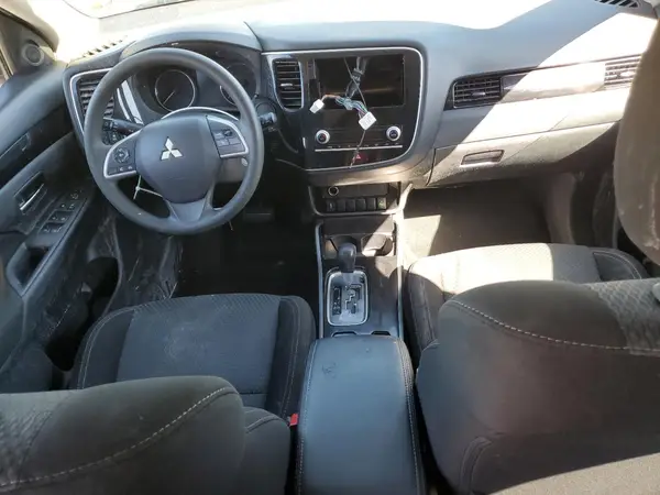 JA4AZ3A38LZ026540 2020 MITSUBISHI OUTLANDER - Image 8