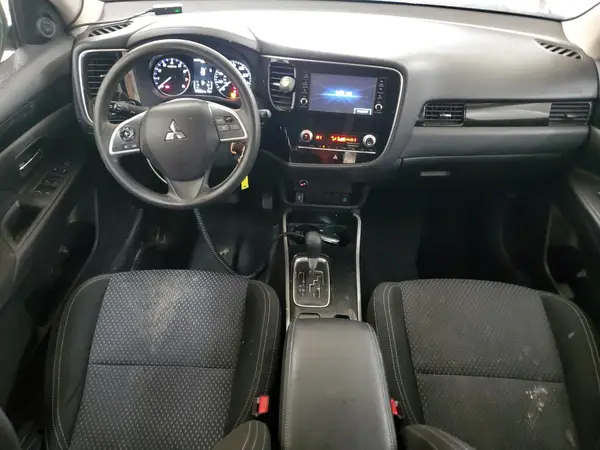 JA4AZ3A38LZ026831 2020 MITSUBISHI OUTLANDER - Image 8