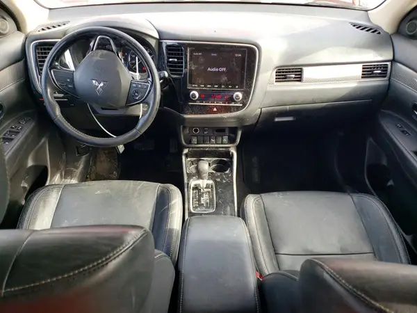 JA4AZ3A38LZ028563 2020 MITSUBISHI OUTLANDER - Image 8