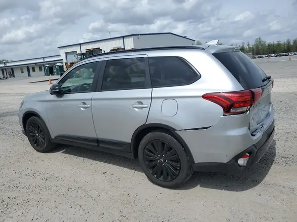 JA4AZ3A38LZ030636 2020 MITSUBISHI OUTLANDER - Image 2