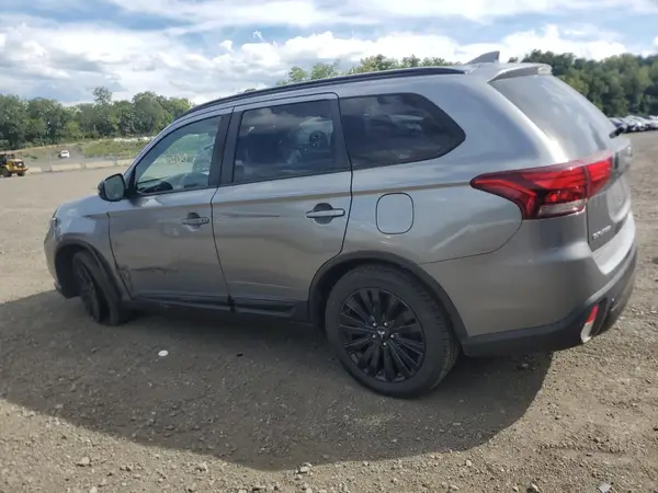 JA4AZ3A38LZ030796 2020 MITSUBISHI OUTLANDER - Image 2