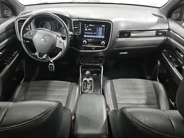 JA4AZ3A38LZ035688 2020 MITSUBISHI OUTLANDER - Image 8