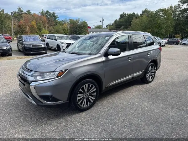 JA4AZ3A38LZ035822 2020 MITSUBISHI OUTLANDER - Image 2