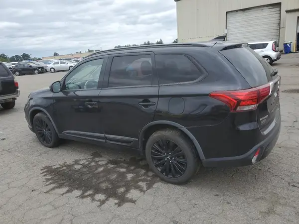 JA4AZ3A38LZ036016 2020 MITSUBISHI OUTLANDER - Image 2