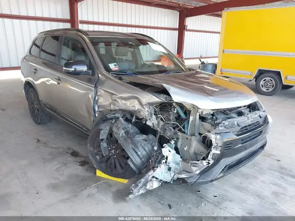 JA4AZ3A38LZ037747 2020 MITSUBISHI OUTLANDER - Image 1