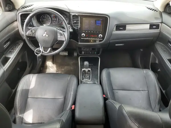 JA4AZ3A38LZ037893 2020 MITSUBISHI OUTLANDER - Image 8