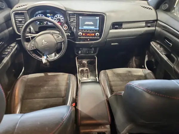 JA4AZ3A38LZ042804 2020 MITSUBISHI OUTLANDER - Image 8