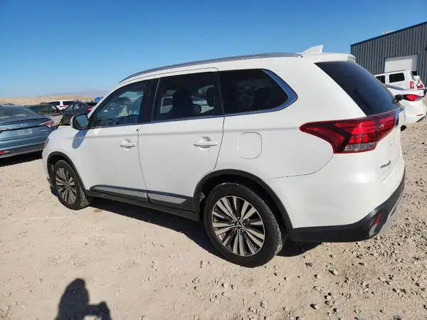 JA4AZ3A38LZ043015 2020 MITSUBISHI OUTLANDER - Image 2