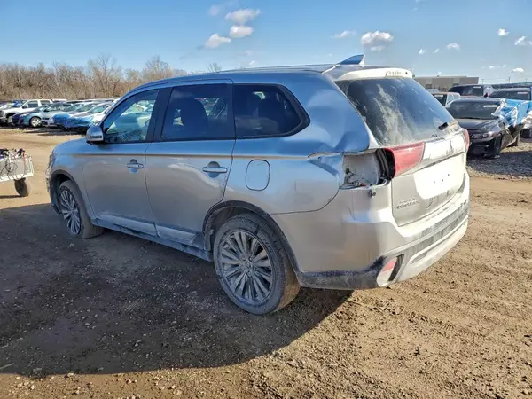 JA4AZ3A38LZ044181 2020 MITSUBISHI OUTLANDER - Image 2