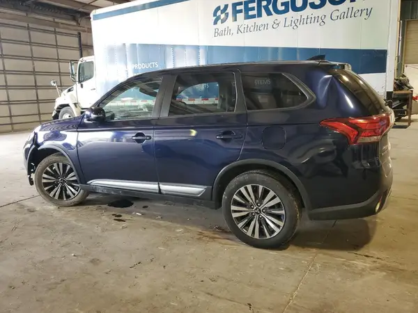 JA4AZ3A38LZ044469 2020 MITSUBISHI OUTLANDER - Image 2
