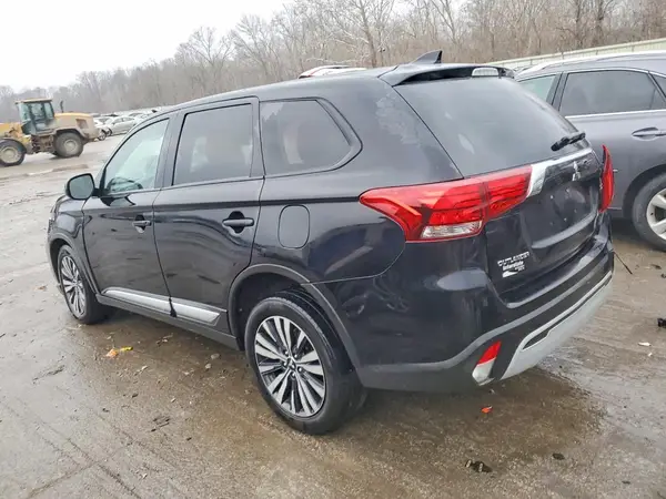 JA4AZ3A38LZ044486 2020 MITSUBISHI OUTLANDER - Image 2